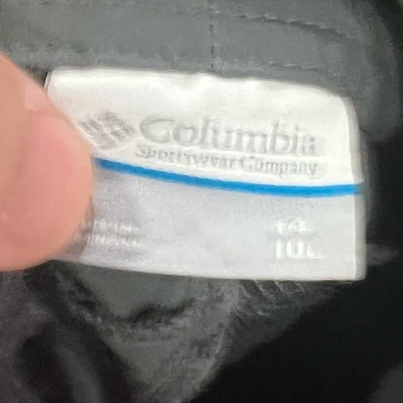 Columbia Women's Charcoal Omni-wick Cargo Shorts - Picture 6 of 6